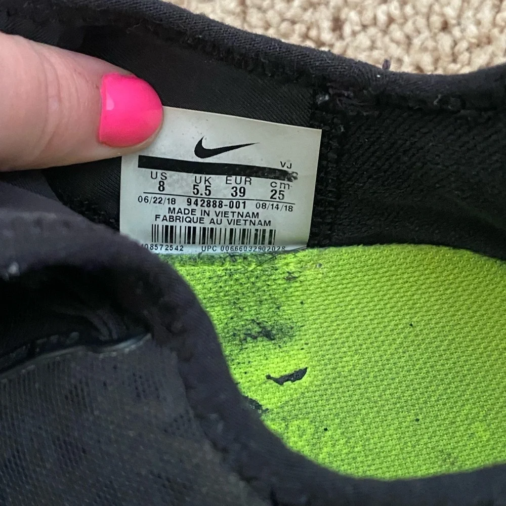 Nike Shoes - Picture 4 of 4